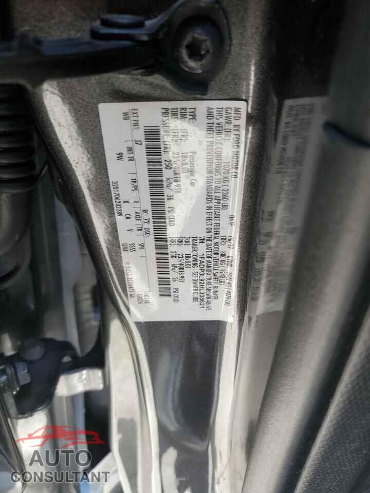 FORD FOCUS 2017 - 1FADP3L92HL308621