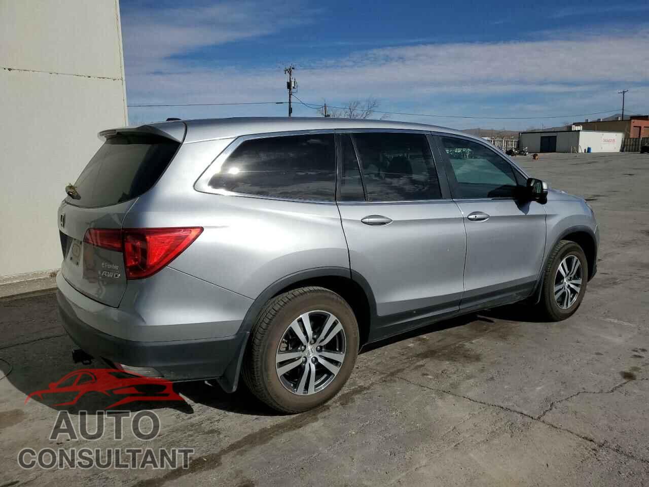 HONDA PILOT 2017 - 5FNYF6H31HB079355