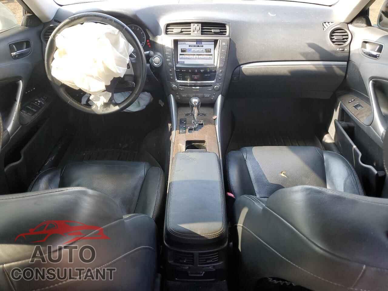 LEXUS IS 2011 - JTHCF5C29B5048588