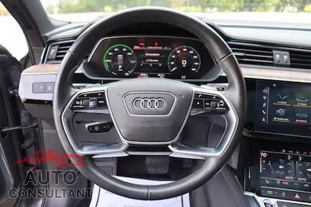 AUDI E-TRON 2021 - WA1AAAGE5MB038739
