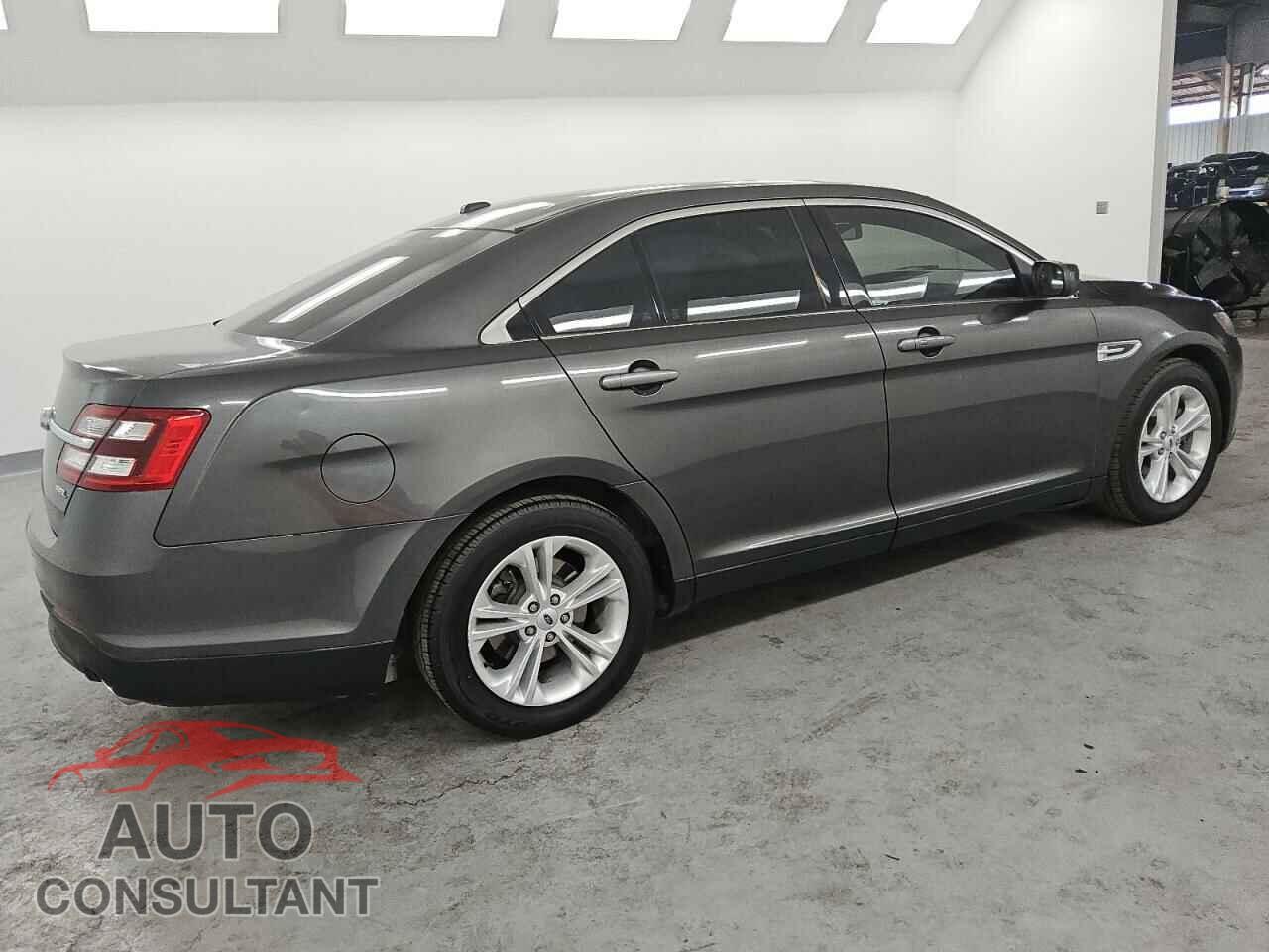 FORD TAURUS 2017 - 1FAHP2E88HG110960