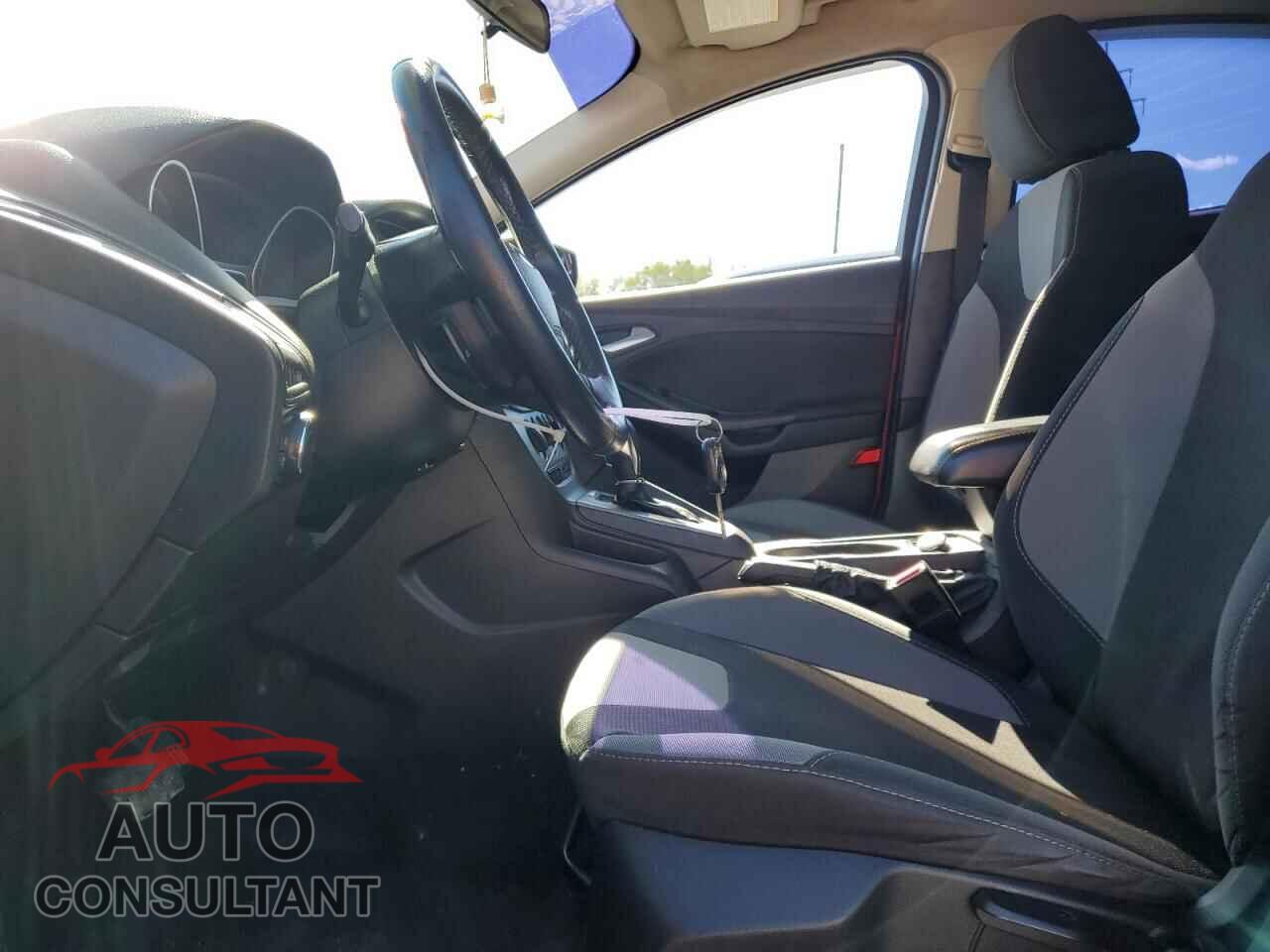 FORD FOCUS 2014 - 1FADP3F22EL135175