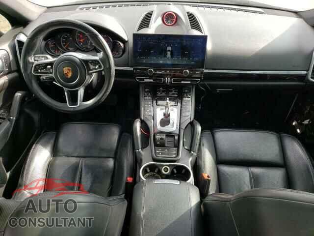PORSCHE CAYENNE 2017 - WP1AA2A28HKA85357