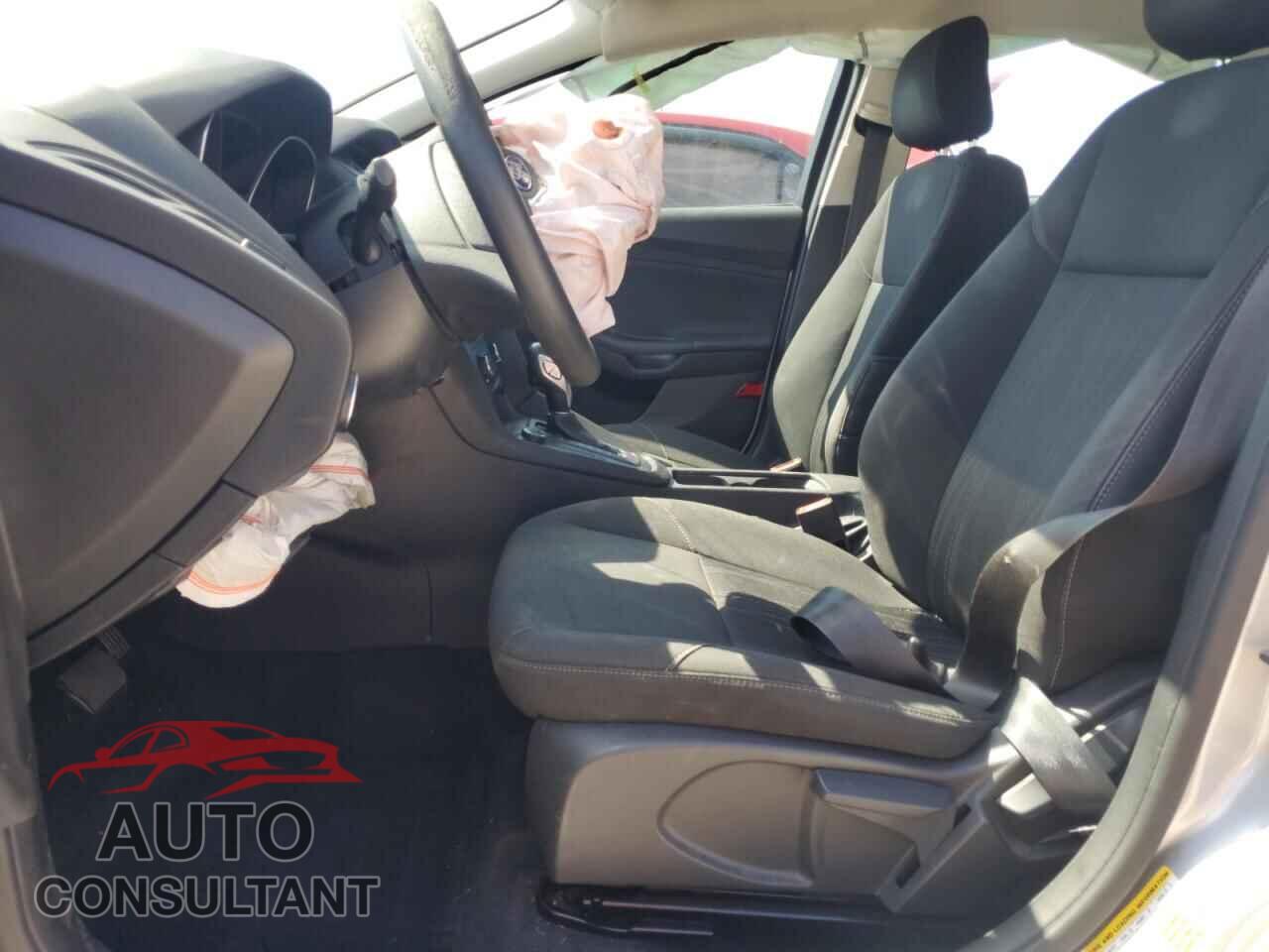 FORD FOCUS 2015 - 1FADP3E20FL366398