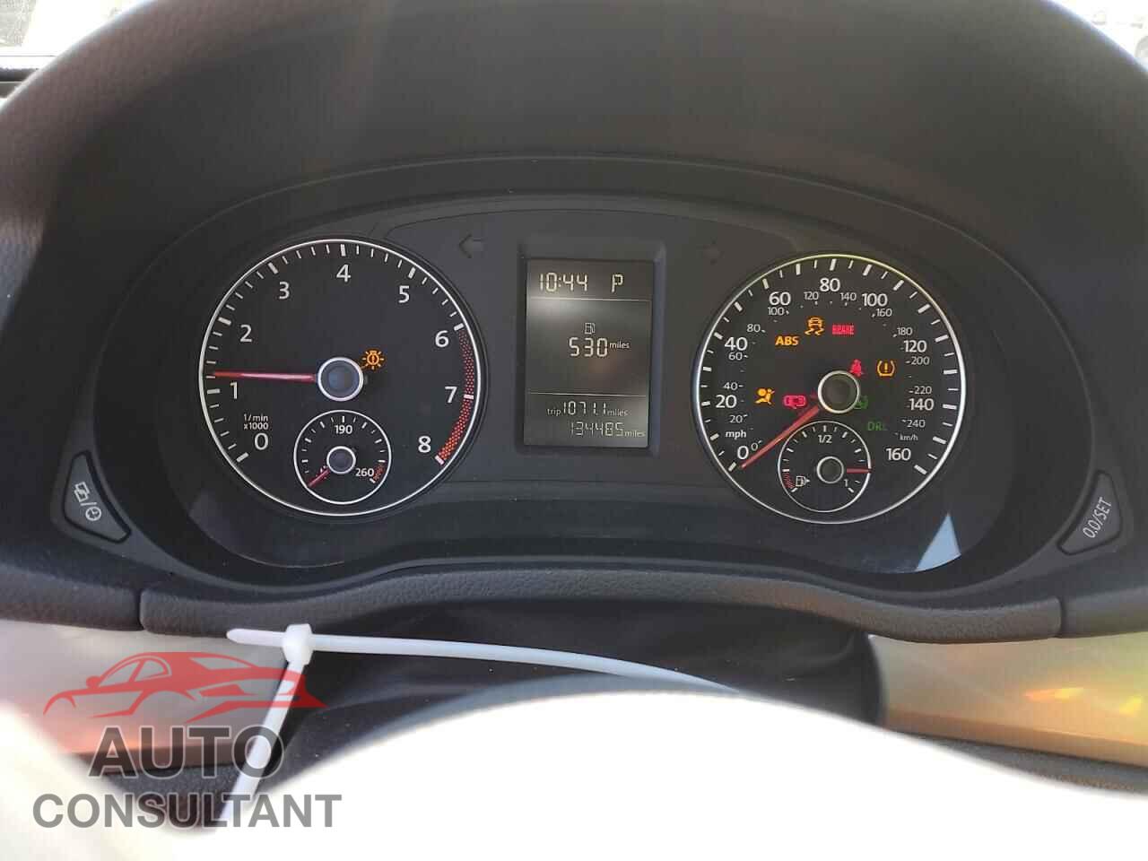 VOLKSWAGEN PASSAT 2015 - 1VWAT7A39FC100566