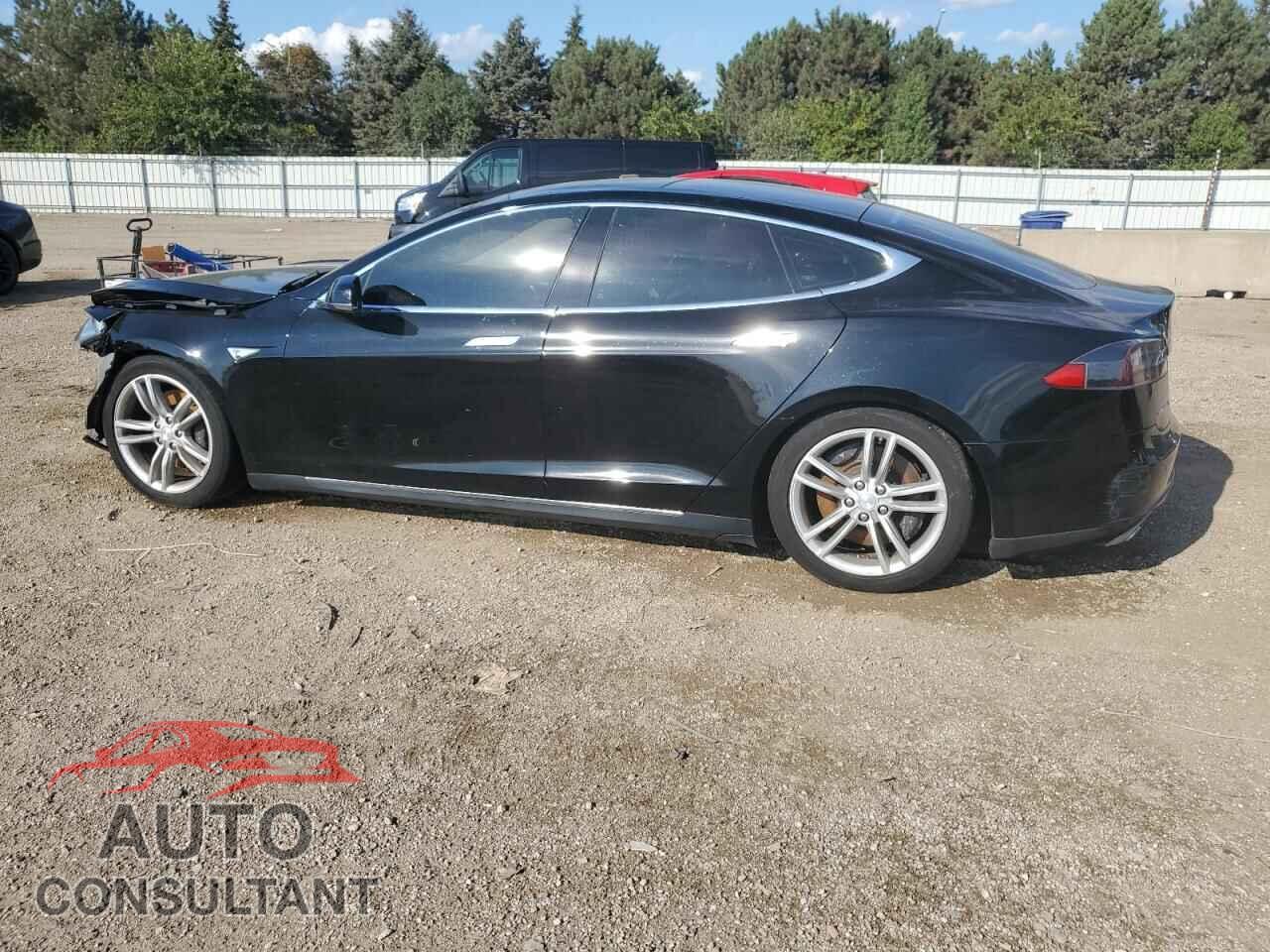 TESLA MODEL S 2013 - 5YJSA1DN0DFP04207