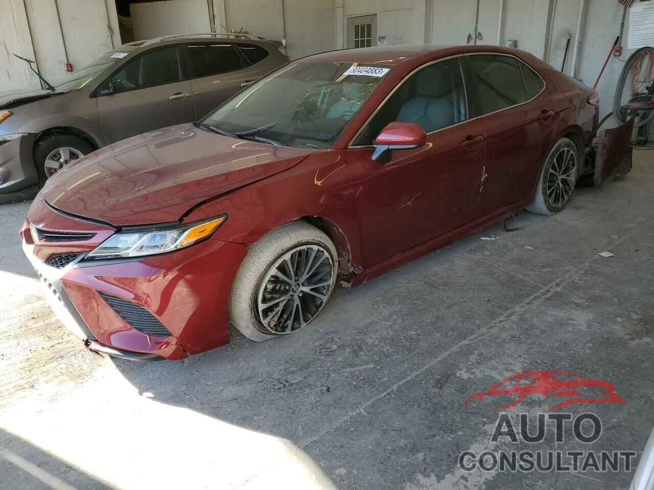 TOYOTA CAMRY 2018 - 4T1B11HK8JU615015