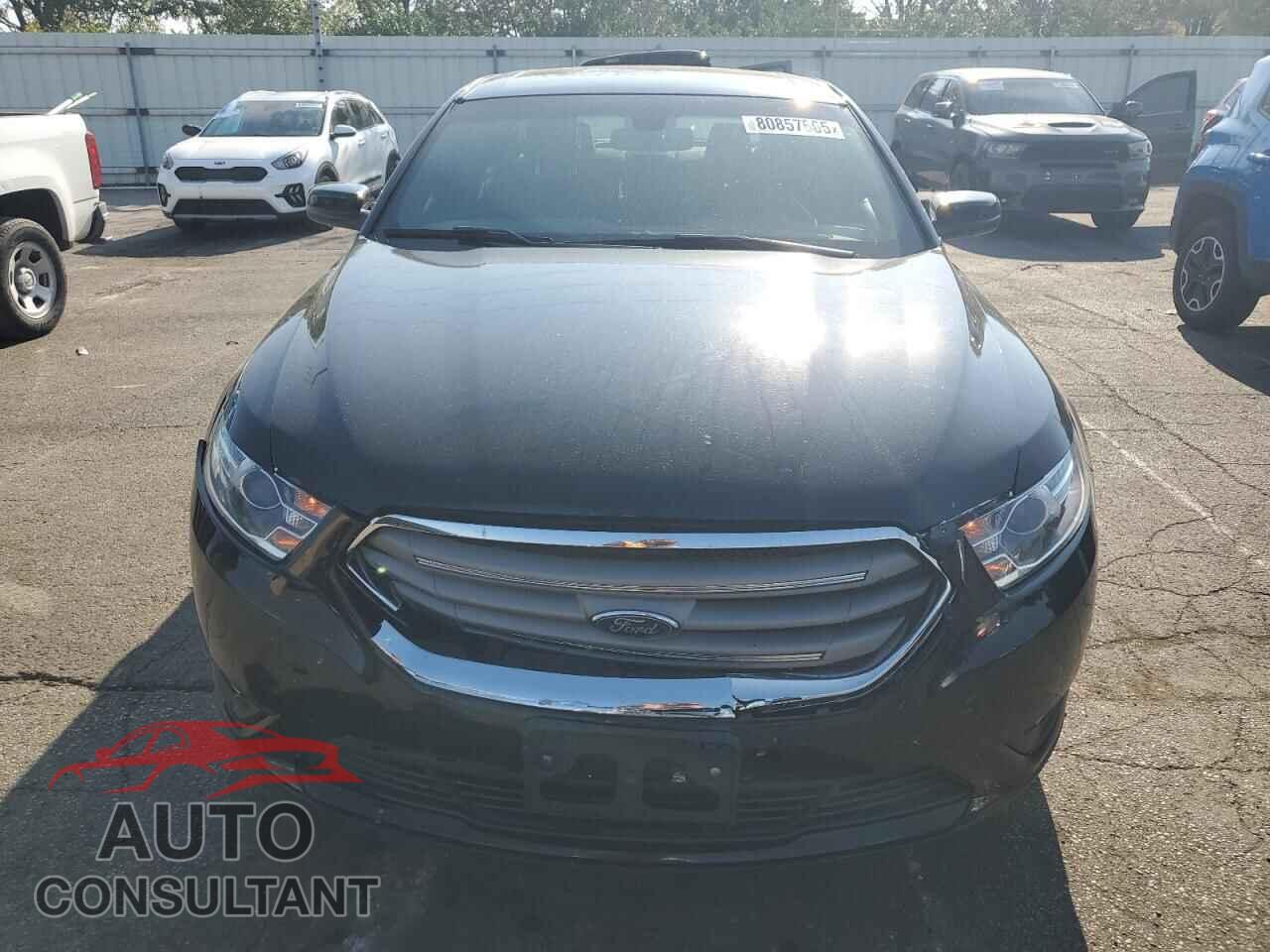 FORD TAURUS 2018 - 1FAHP2E8XJG143190