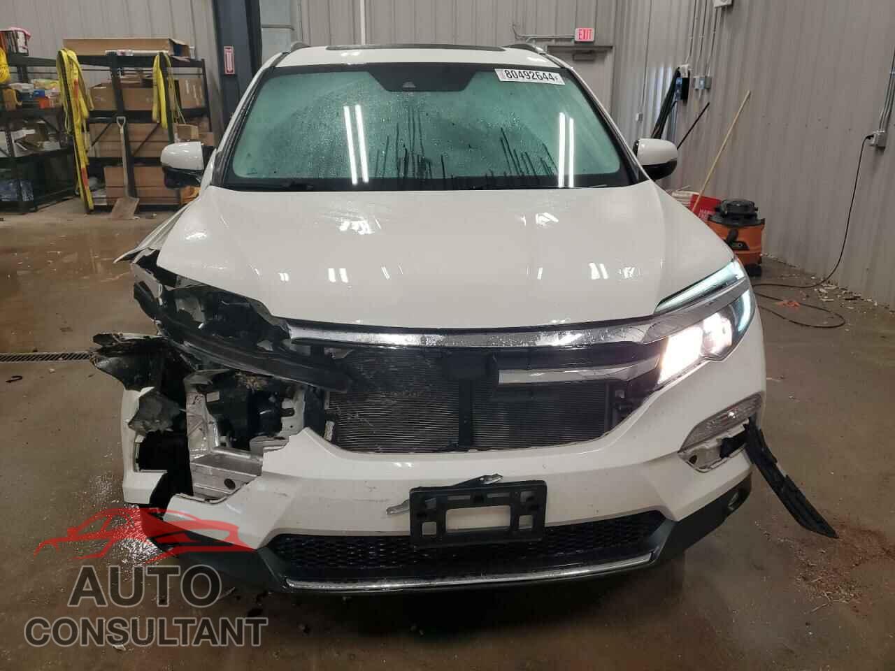 HONDA PILOT 2017 - 5FNYF6H90HB094658