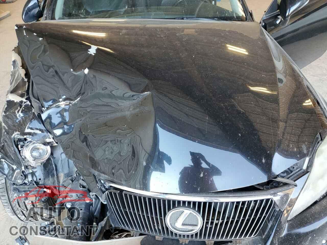 LEXUS IS 2013 - JTHFF2C2XD2528574