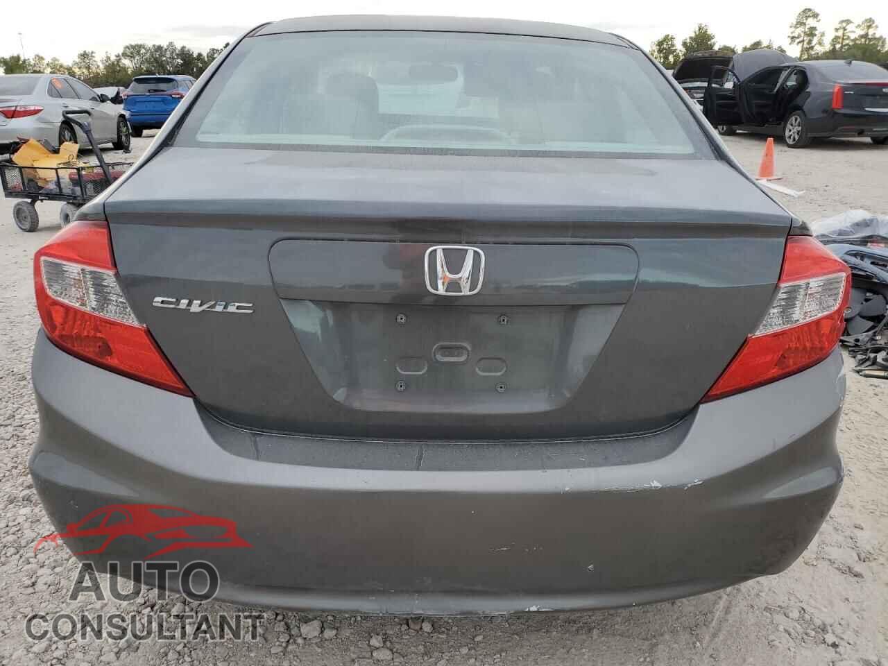 HONDA CIVIC 2012 - 2HGFB2F98CH557181