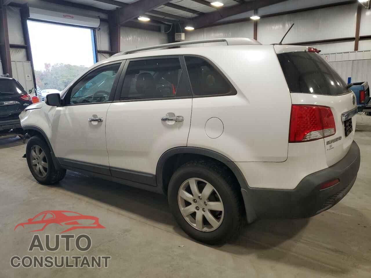 KIA SORENTO 2011 - 5XYKT3A14BG097998