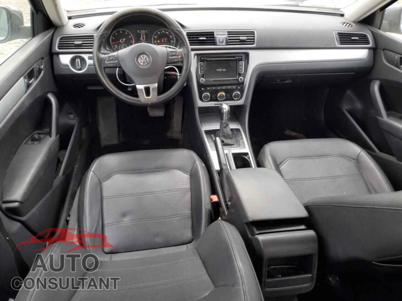 VOLKSWAGEN PASSAT 2012 - 1VWBP7A38CC011754