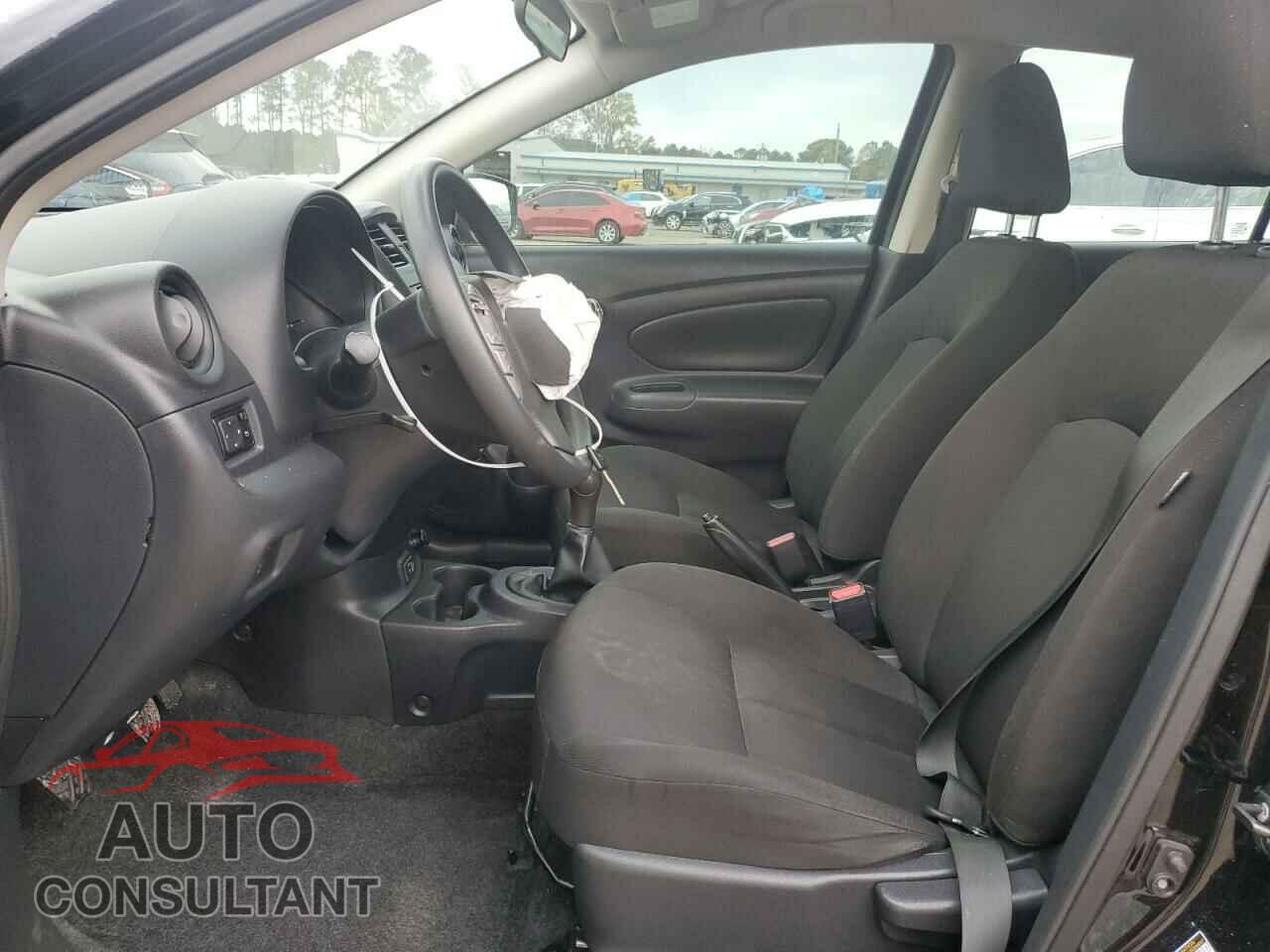 NISSAN VERSA 2019 - 3N1CN7AP3KL812677