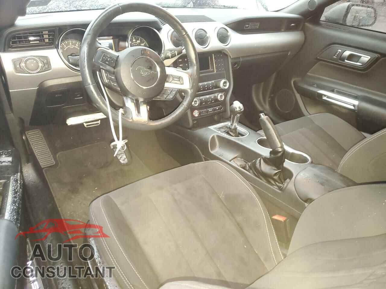 FORD MUSTANG 2020 - 1FA6P8CF2L5166795