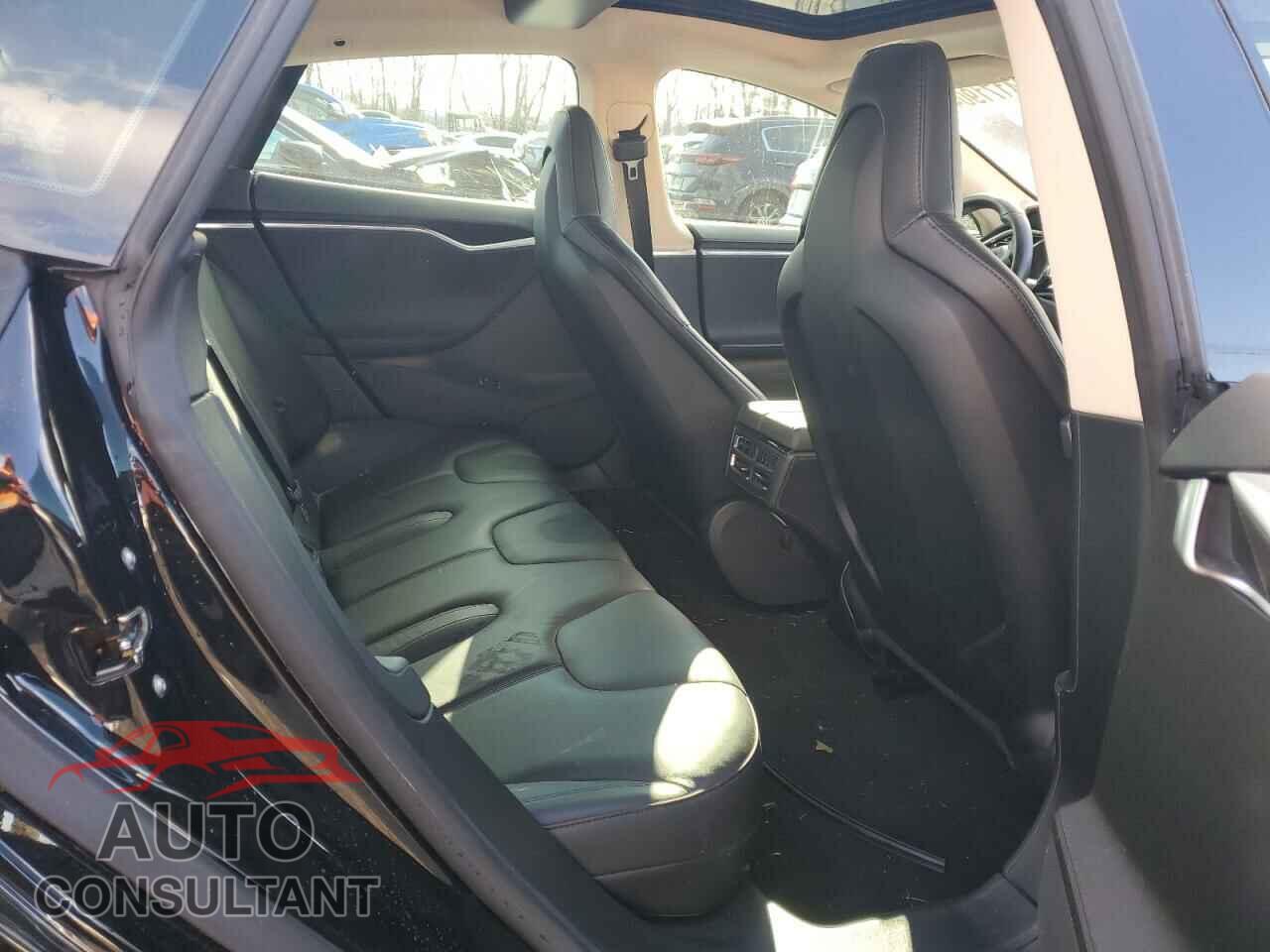 TESLA MODEL S 2013 - 5YJSA1DN0DFP10654