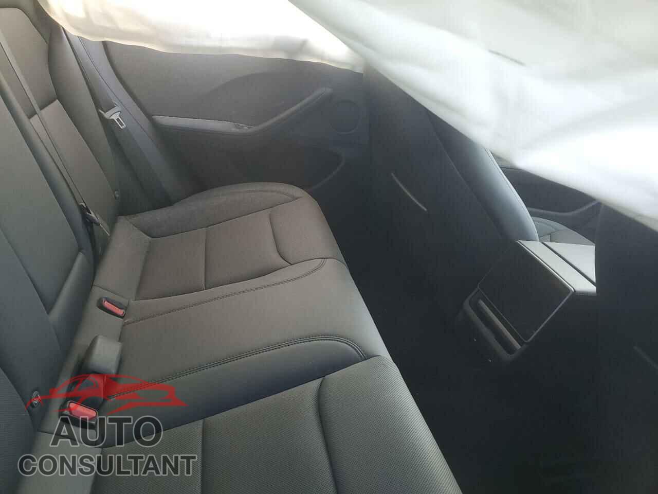 TESLA MODEL 3 2024 - 5YJ3E1EA5RF870167