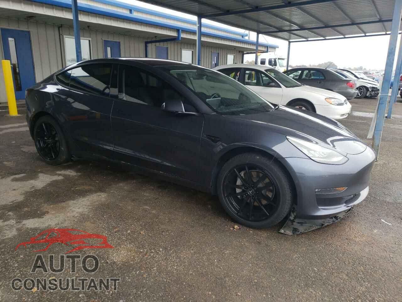 TESLA MODEL 3 2017 - 5YJ3E1EA6HF000930