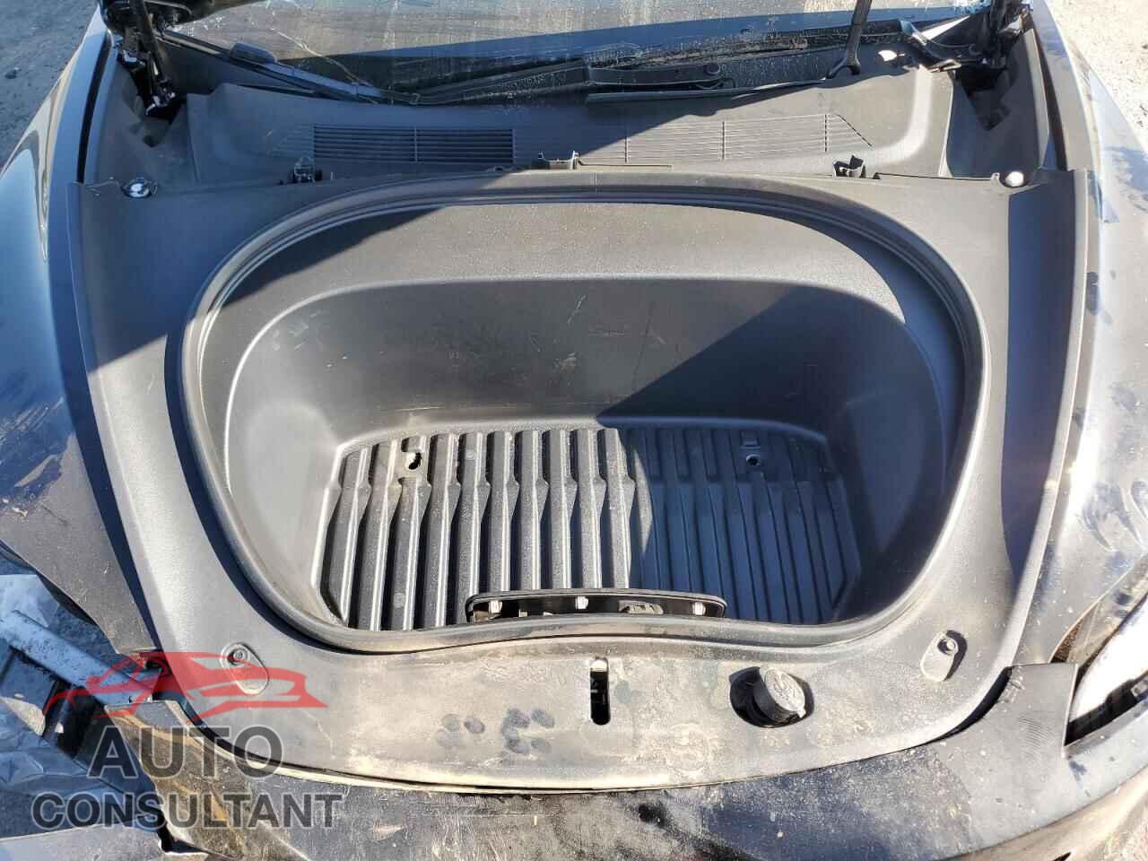 TESLA MODEL 3 2024 - 5YJ3E1EA4RF846930