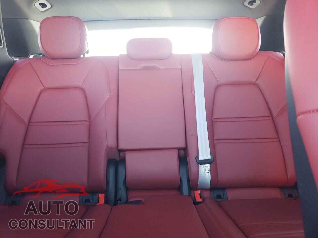PORSCHE CAYENNE 2023 - WP1AE2AY5PDA12054