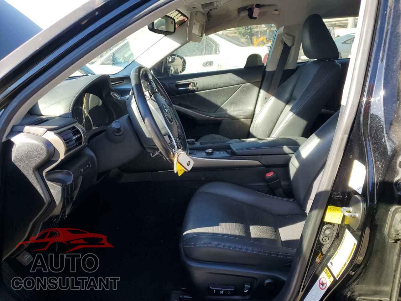 LEXUS IS 2016 - JTHBA1D20G5013012