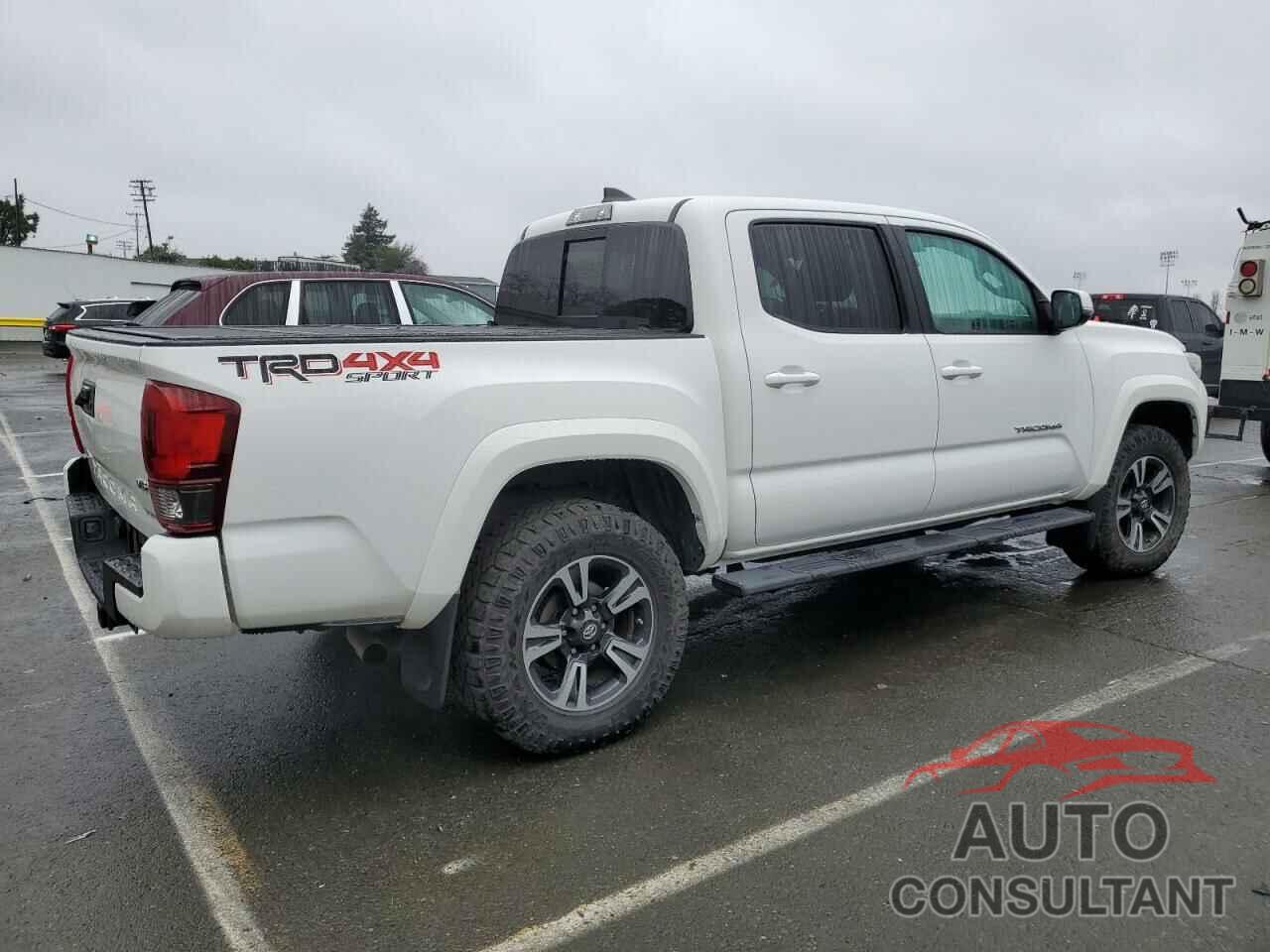 TOYOTA TACOMA 2018 - 3TMCZ5AN3JM137944