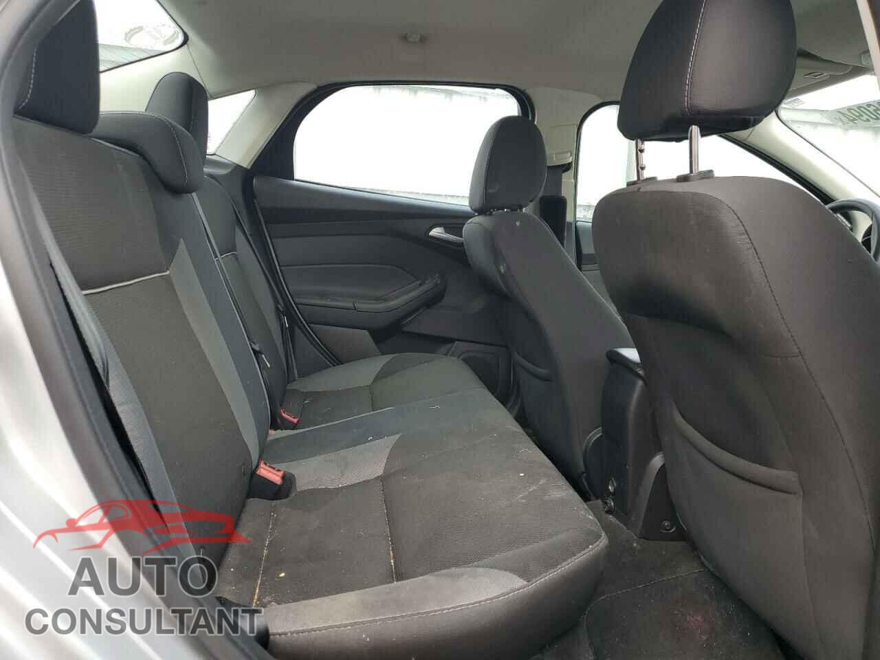 FORD FOCUS 2014 - 1FADP3F29EL380538