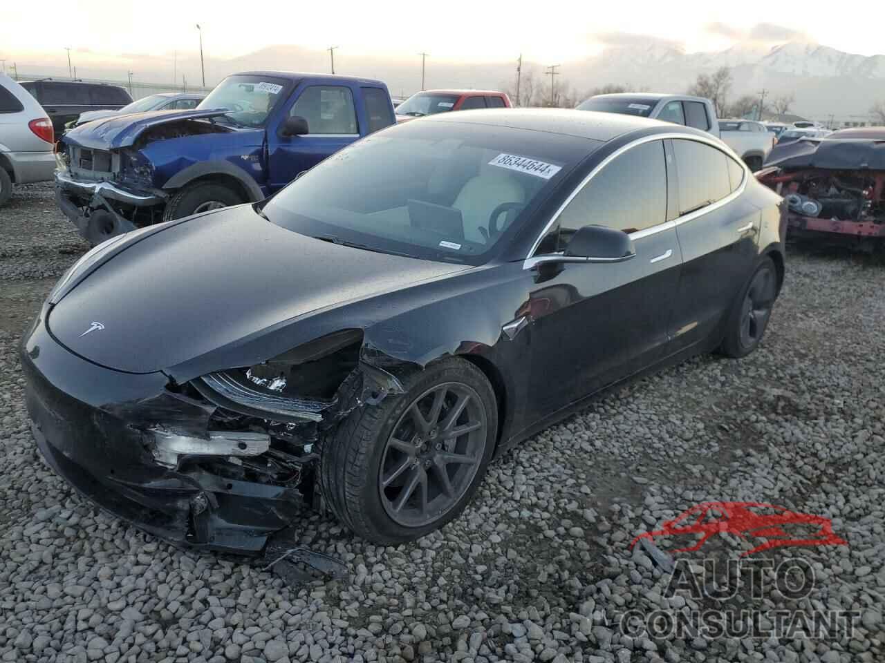TESLA MODEL 3 2019 - 5YJ3E1EB0KF194838
