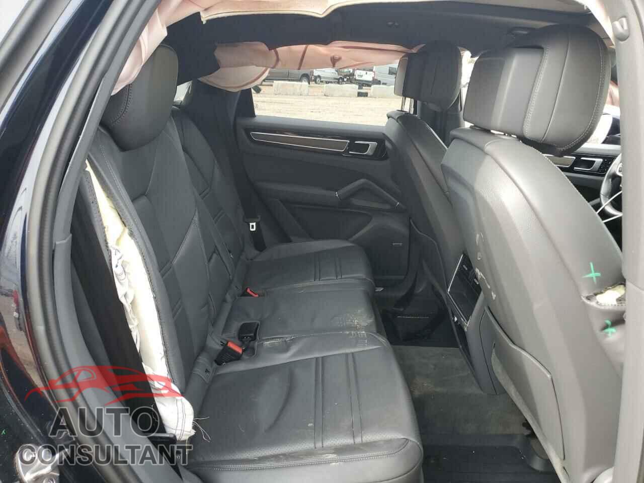 PORSCHE CAYENNE 2019 - WP1AA2AY0KDA01709