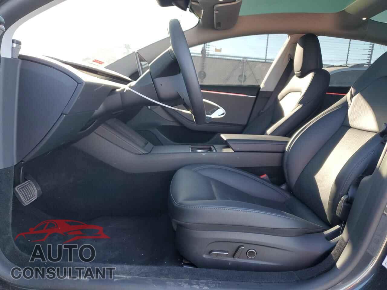 TESLA MODEL 3 2025 - 5YJ3E1EA2SF023838