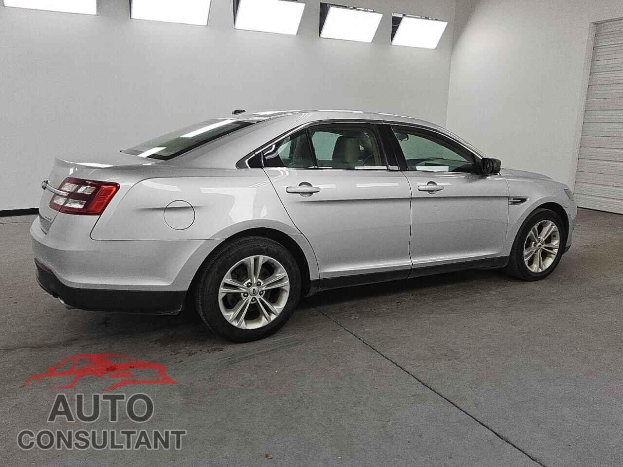 FORD TAURUS 2017 - 1FAHP2D81HG127066