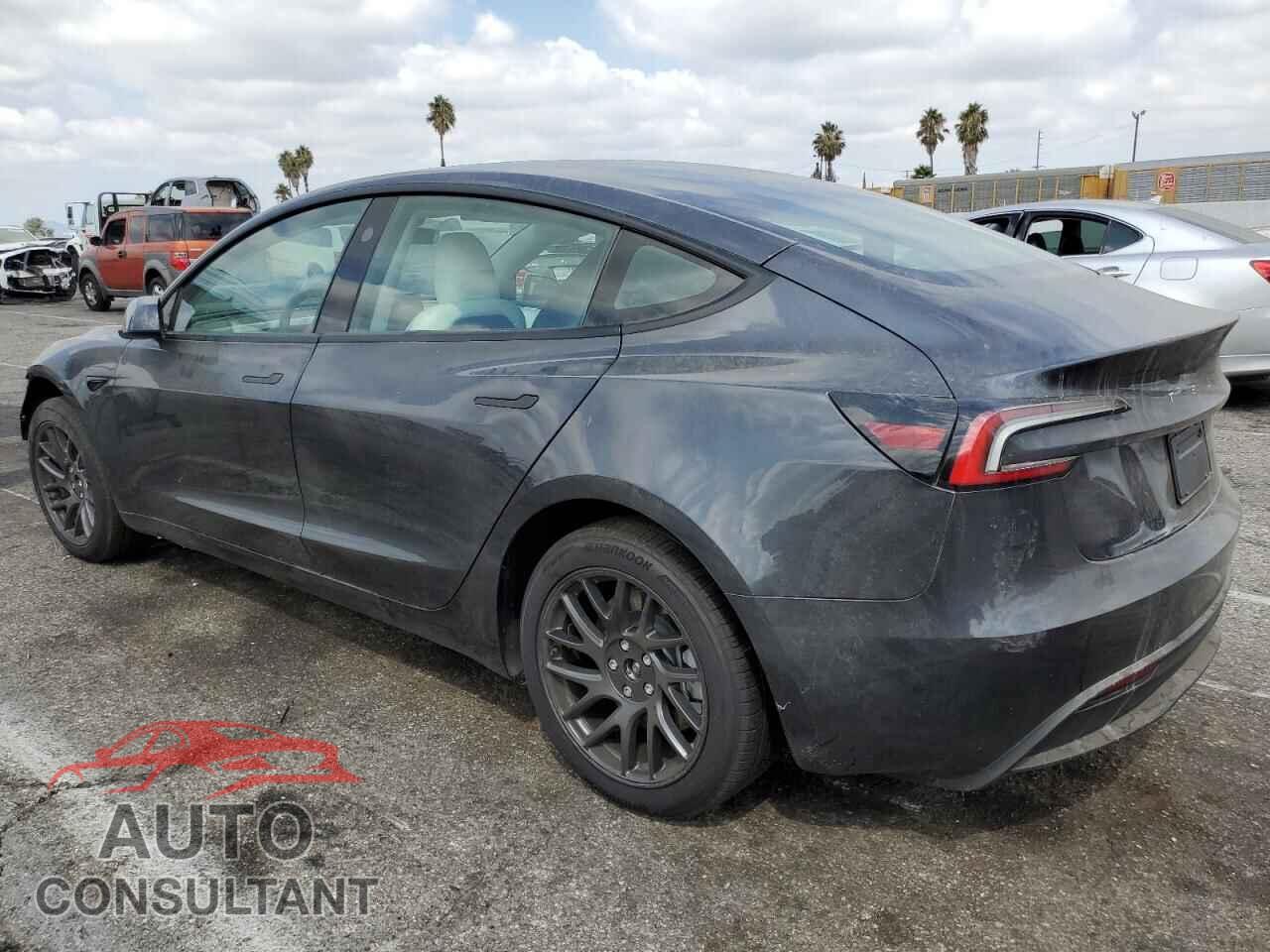 TESLA MODEL 3 2025 - 5YJ3E1EAXSF040838