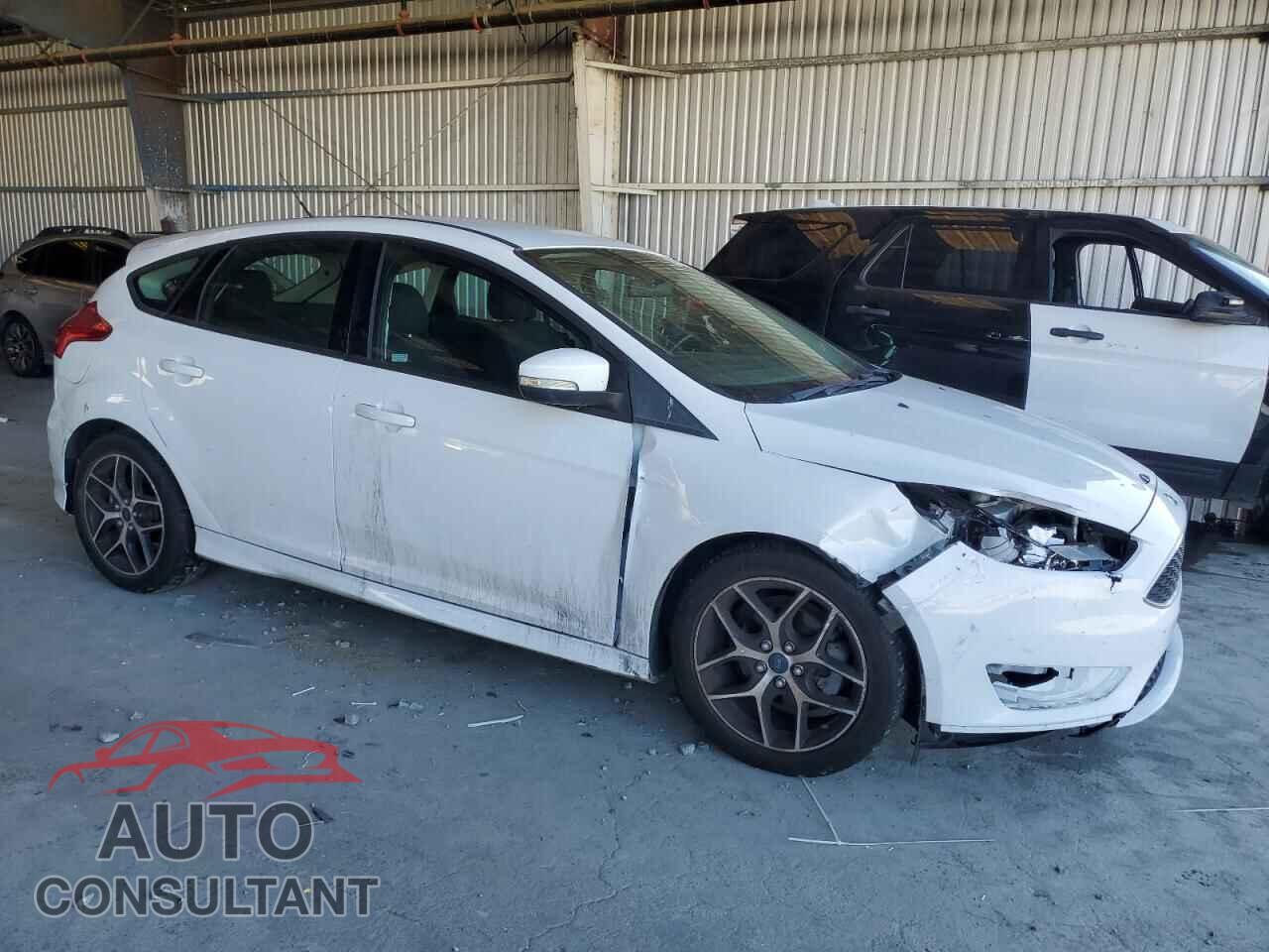 FORD FOCUS 2015 - 1FADP3K25FL211043
