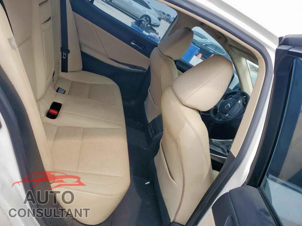 LEXUS IS 2016 - JTHBA1D24G5005589