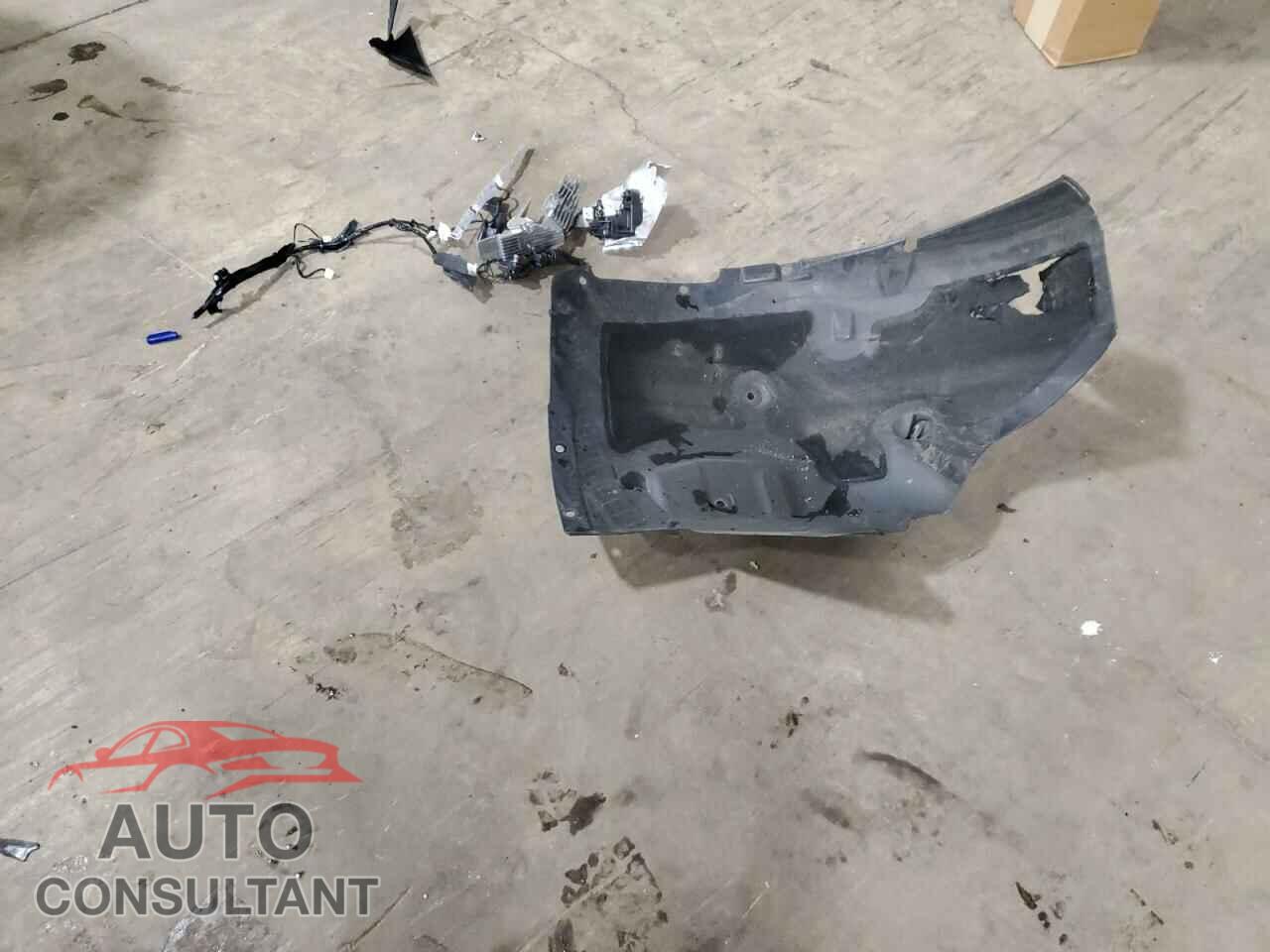 TESLA MODEL 3 2018 - 5YJ3E1EA0JF003957