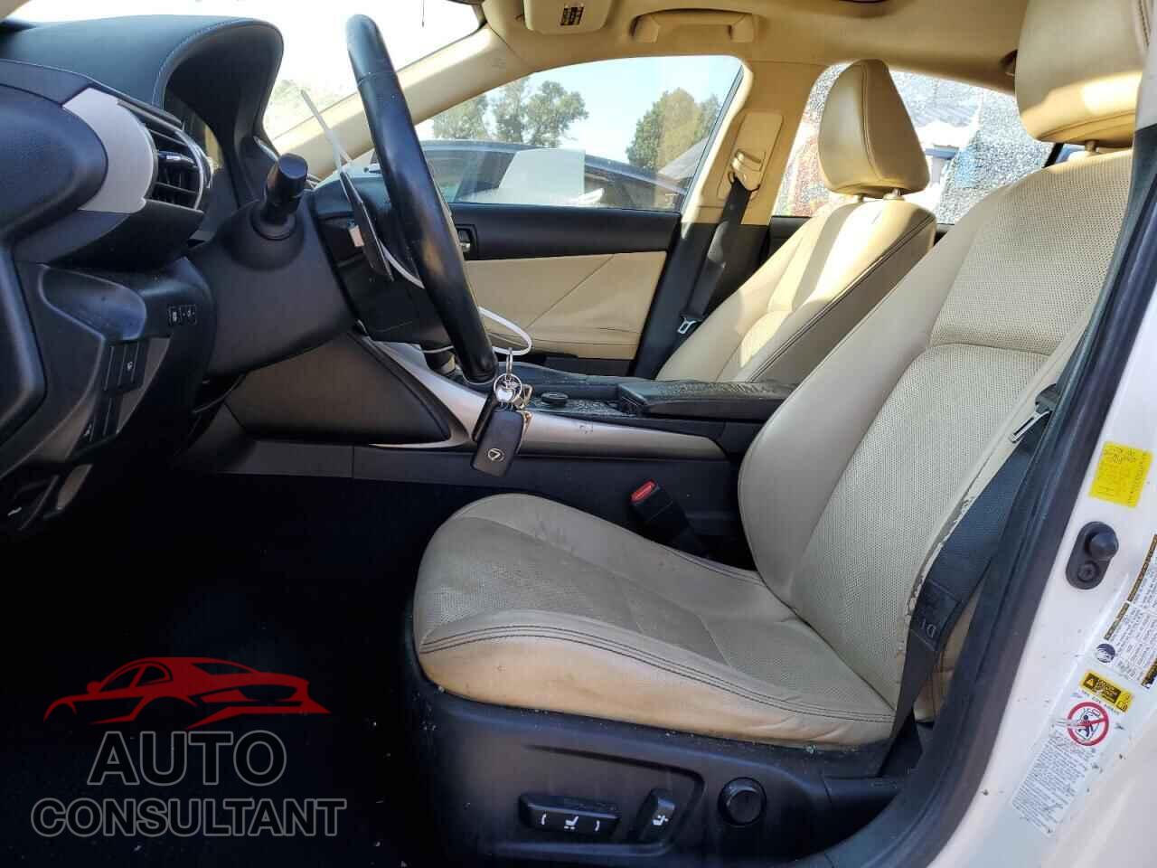LEXUS IS 2014 - JTHCF1D24E5002372