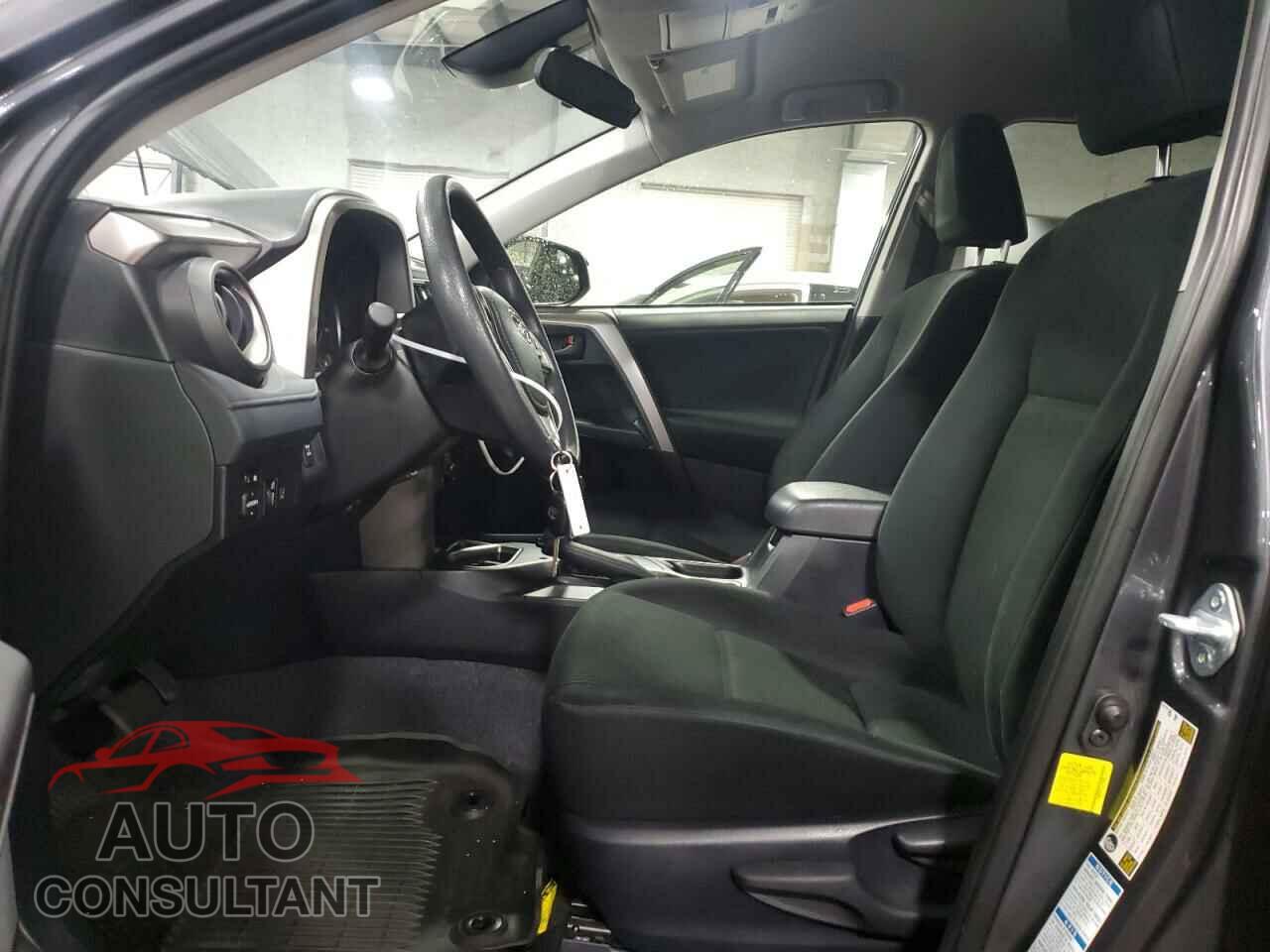 TOYOTA RAV4 2018 - JTMBFREV7JJ178564