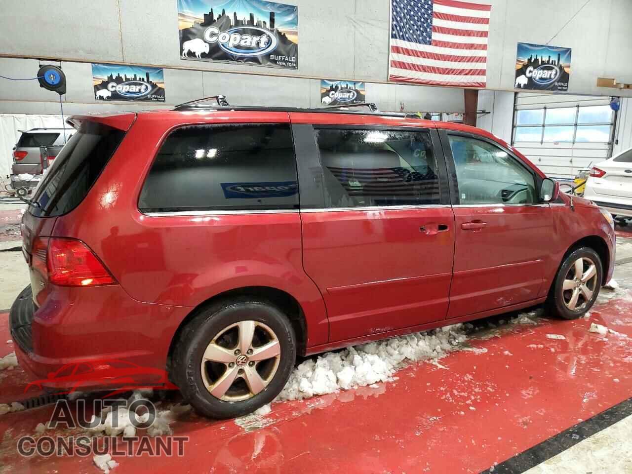 VOLKSWAGEN ROUTAN 2011 - 2V4RW3DG7BR635049
