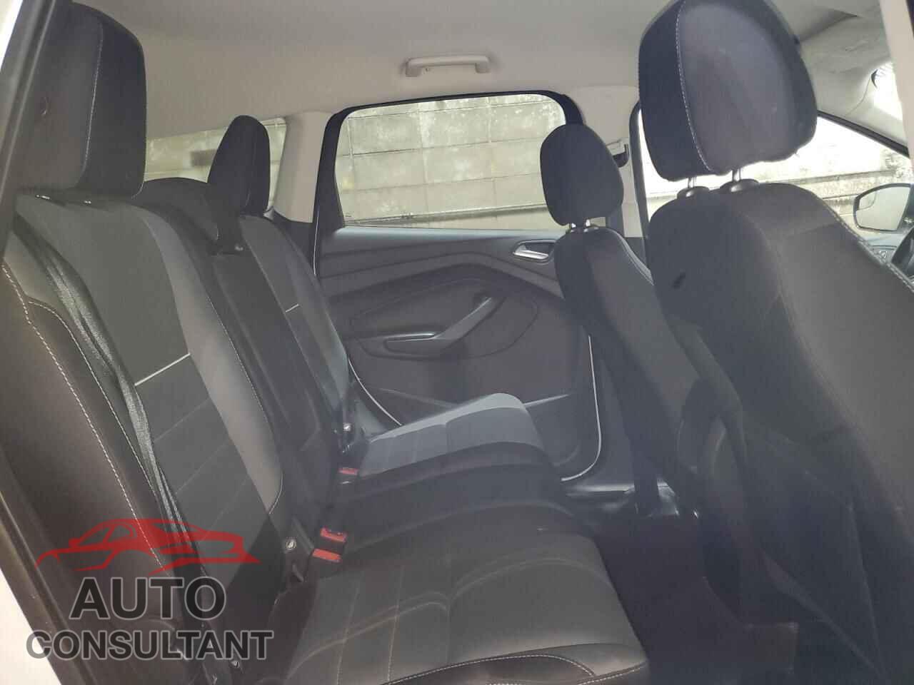 FORD ESCAPE 2015 - 1FMCU0GX2FUB94841