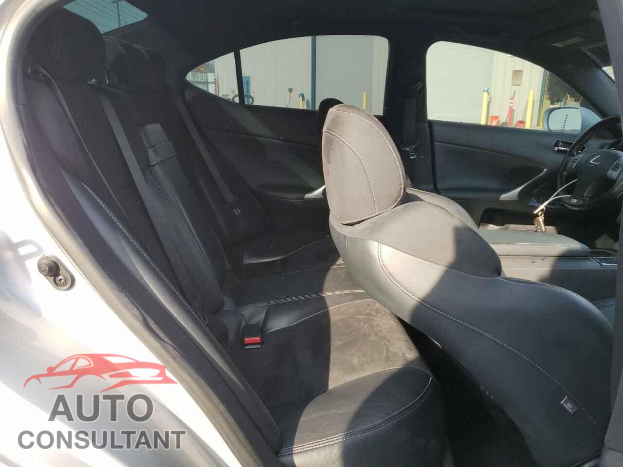 LEXUS IS 2012 - JTHBF5C23C2102045