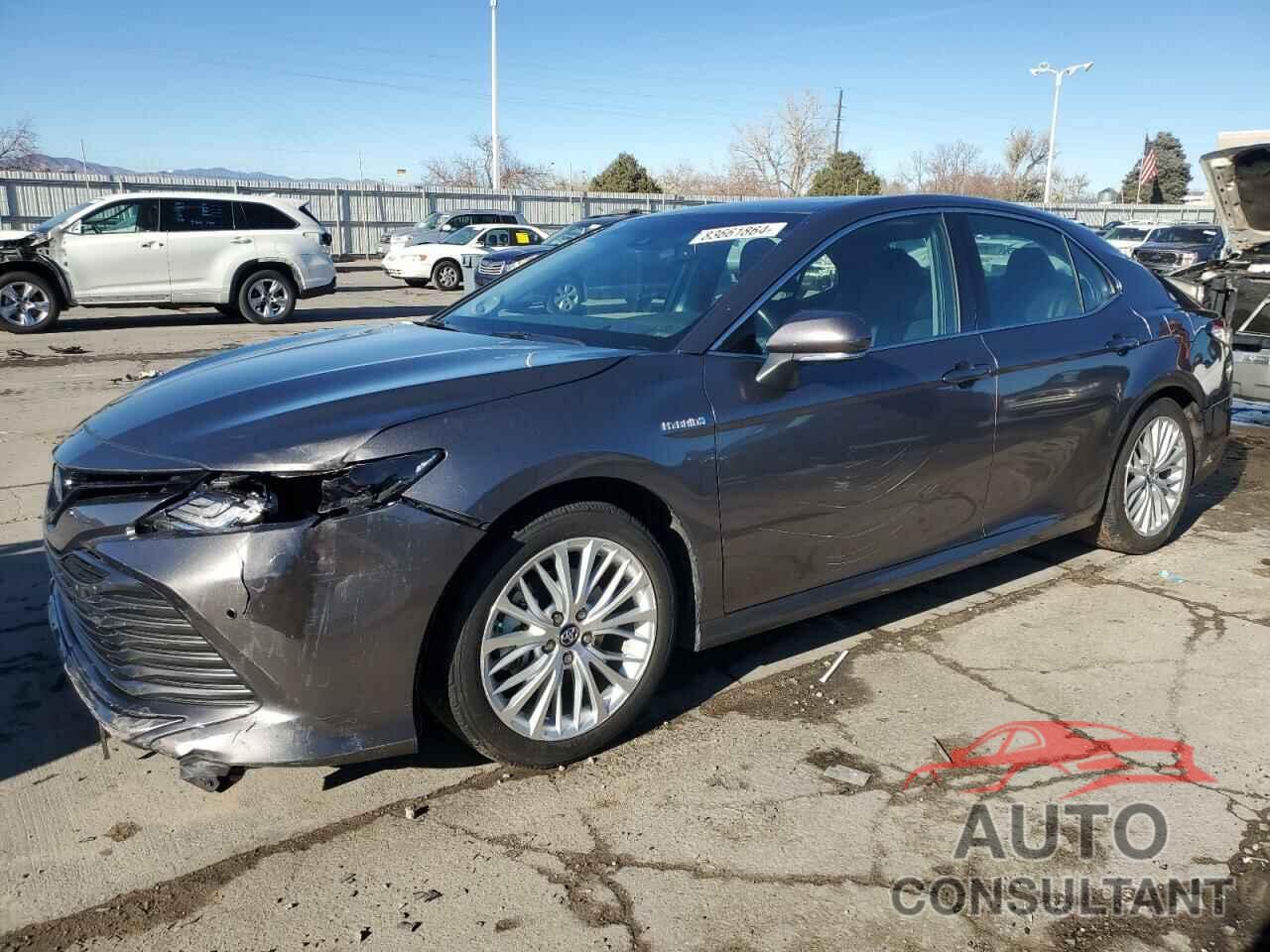 TOYOTA CAMRY 2018 - 4T1B21HK8JU001207