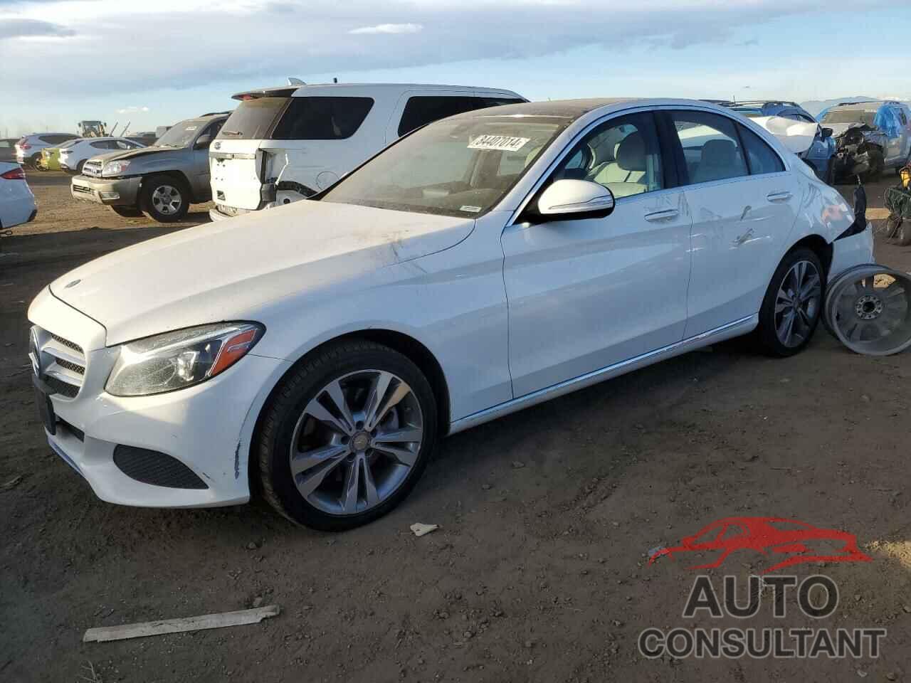 MERCEDES-BENZ C-CLASS 2015 - 55SWF4KB8FU058168