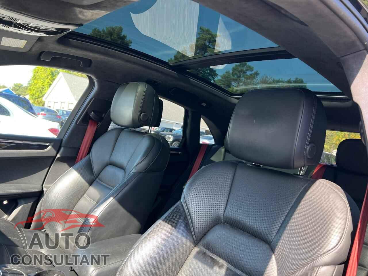 PORSCHE MACAN 2015 - WP1AF2A58FLB96526