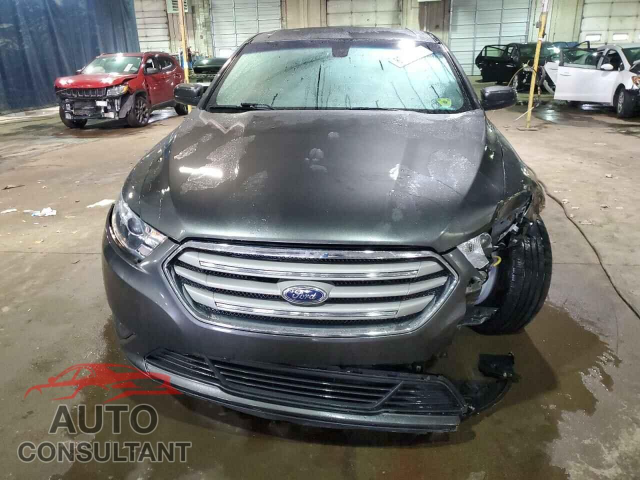 FORD TAURUS 2018 - 1FAHP2E86JG117122