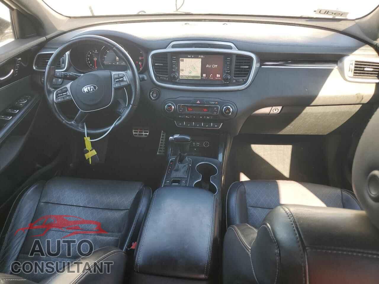 KIA SORENTO 2019 - 5XYPKDA55KG524008