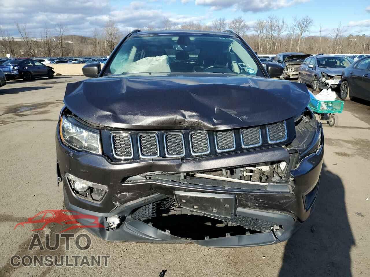 JEEP COMPASS 2018 - 3C4NJDBB8JT453909
