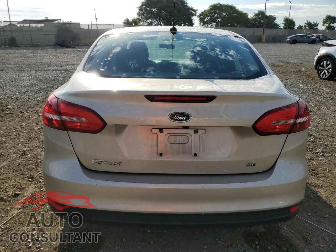 FORD FOCUS 2017 - 1FADP3F26HL218886