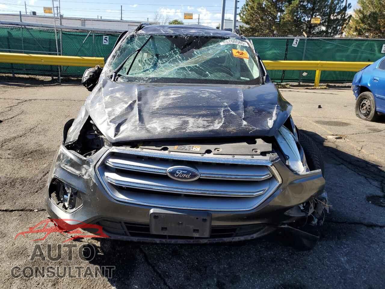 FORD ESCAPE 2017 - 1FMCU0J90HUD96218