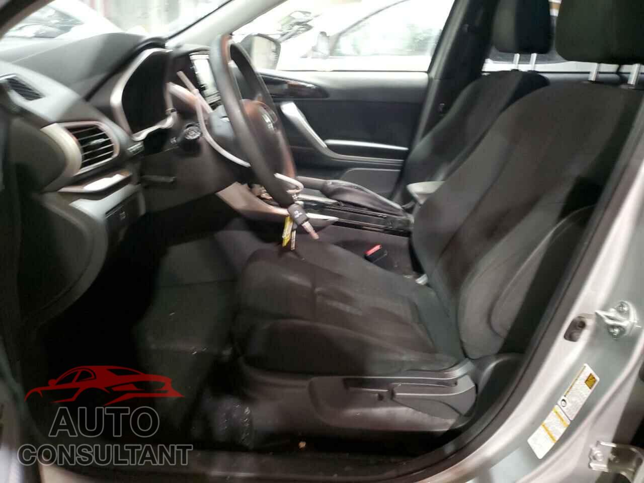 MITSUBISHI ECLIPSE 2018 - JA4AT3AAXJZ040968