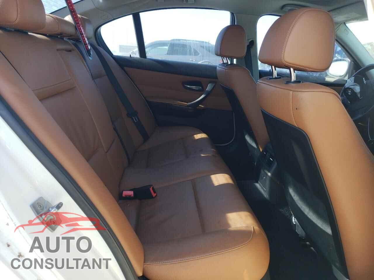 BMW 3 SERIES 2011 - WBAPH7G56BNN05948